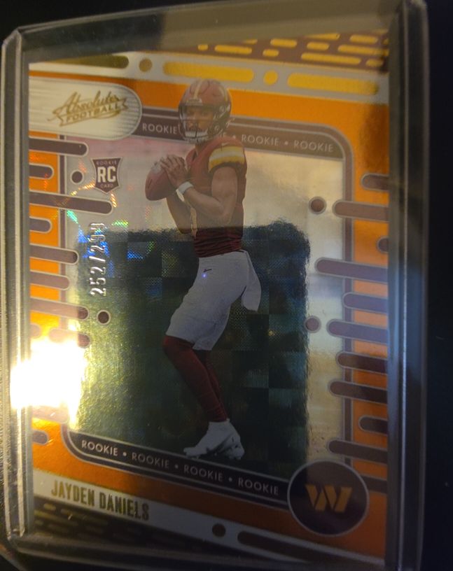 2024 Panini Absolute #102 Jayden Daniels — front