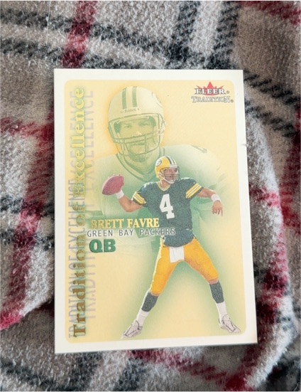2000 Fleer Tradition of Excellence #1 Brett Favre — front
