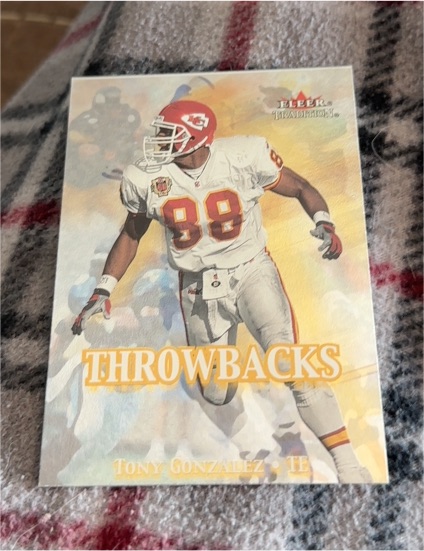 2000 Fleer Tradition Throwbacks #18 Tony Gonzalez — front