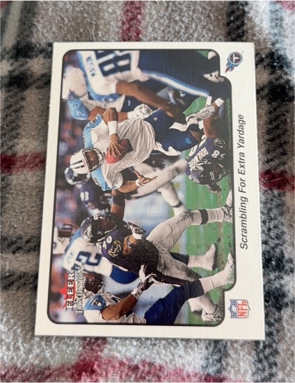 2000 Fleer #395 Scrambling For Extra Yardage — front