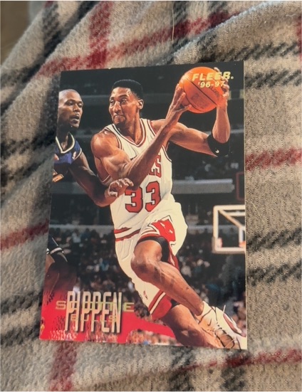 1996-97 Fleer #15 Scottie Pippen — front