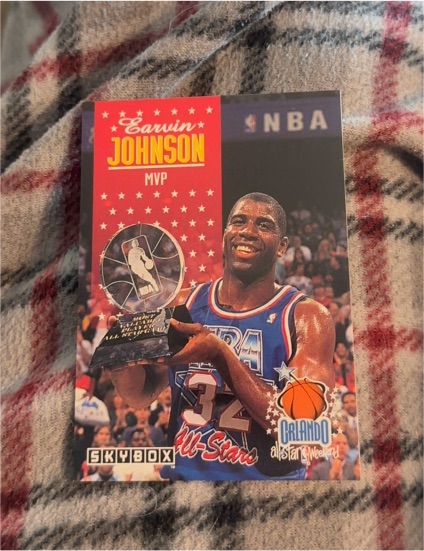 1992-93 Skybox #310 Earvin Johnson — front