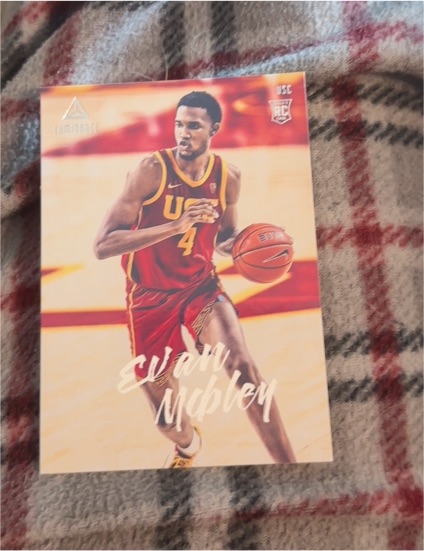 2021 Panini Chronicles Draft Picks Luminance #77 Evan Mobley — front