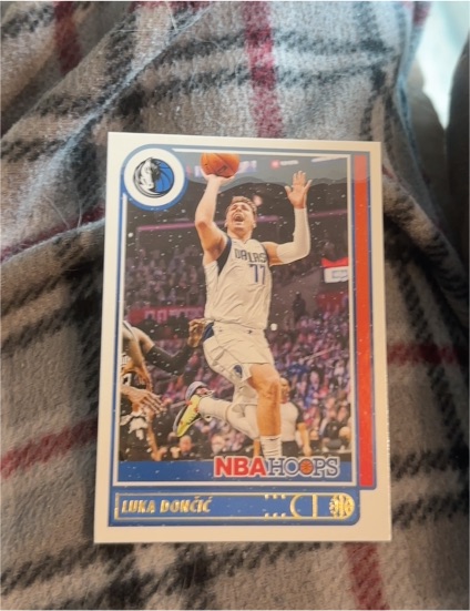 2021-22 Panini NBA Hoops #62 Luka Doncic — front