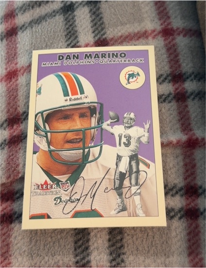 2000 Fleer Tradition #49 Dan Marino — front