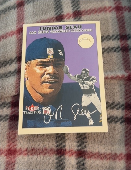 2000 Fleer Tradition #27 Junior Seau — front