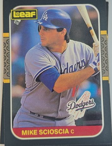 1987 Leaf #123 Mike Scioscia — front