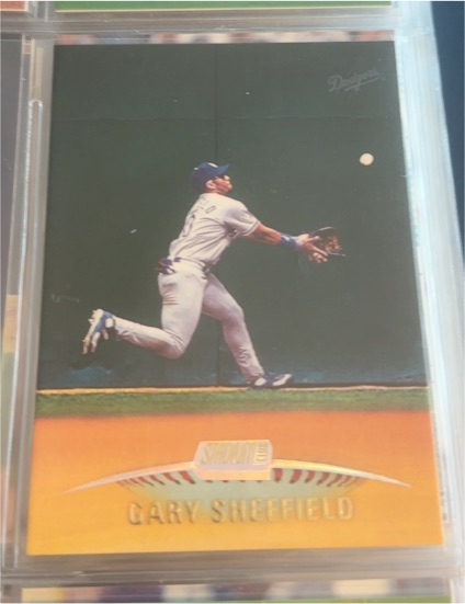 1999 Topps Stadium Club #215 Gary Sheffield — front