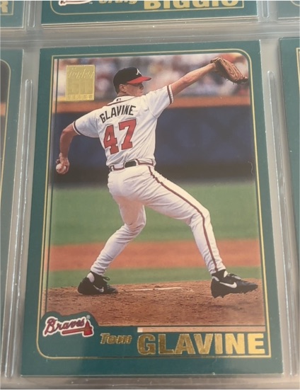 2001 Topps #146 Tom Glavine — front