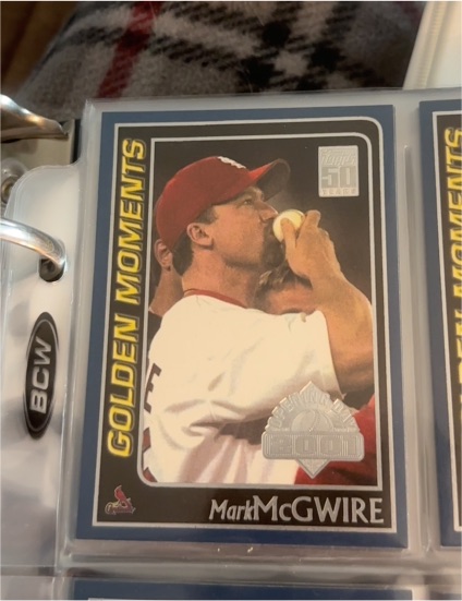 2001 Topps #377 Mark McGwire Golden Moments — front