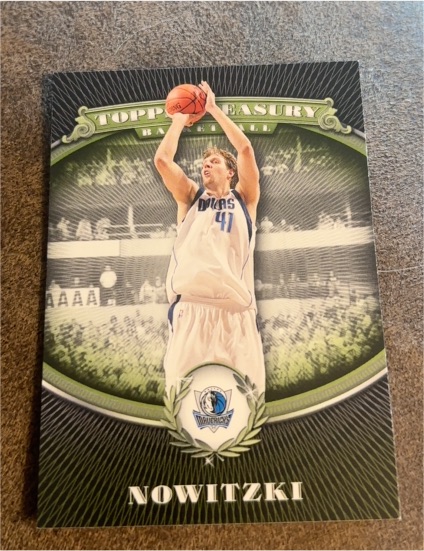 2008-09 Topps Treasury #41 Dirk Nowitzki — front