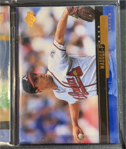 2000 Upper Deck #44 Greg Maddux — front