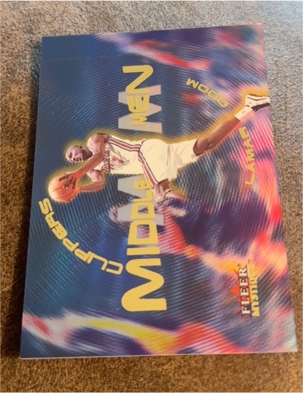 2000-01 Fleer Mystique Middle Men #MM10 Lamar Odom — front
