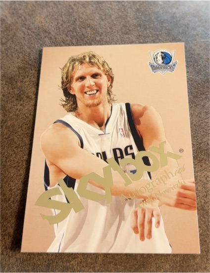 2003-04 SkyBox Autographics #21 Dirk Nowitzki — front