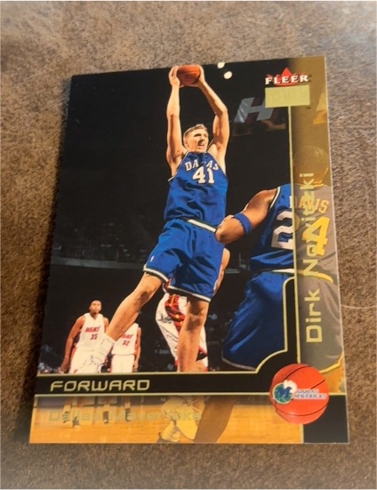 2000-01 Fleer Premium #34 Dirk Nowitzki — front