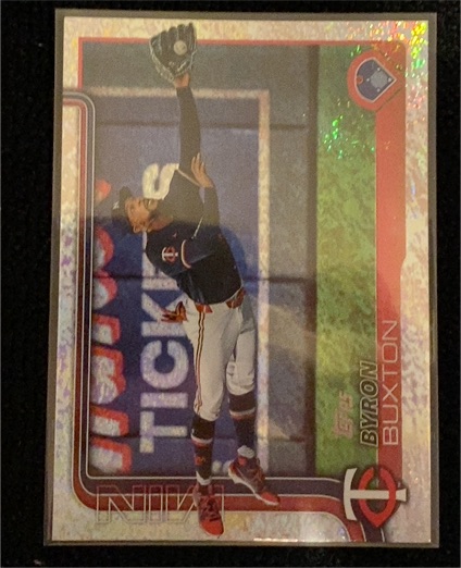 2025 Topps Chrome #172 Byron Buxton — front