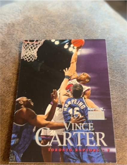 1999-00 SkyBox Premium #1 Vince Carter — front