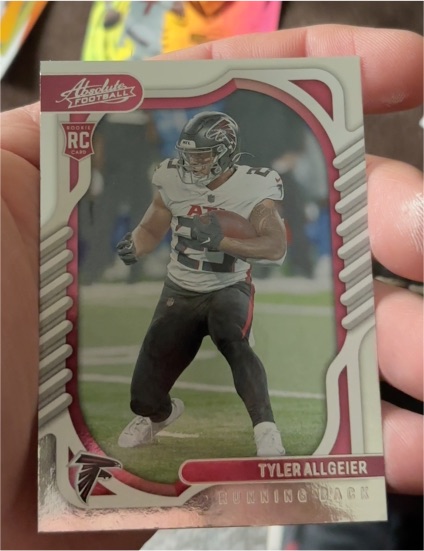 2022 Panini Absolute #198 Tyler Allgeier Rookie Card — front