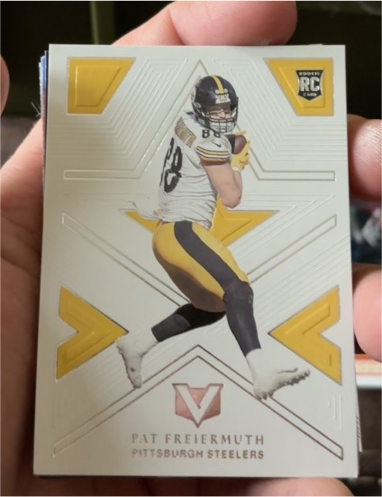 2021 Panini Chronicles Vertex #V-19 Pat Freiermuth — front