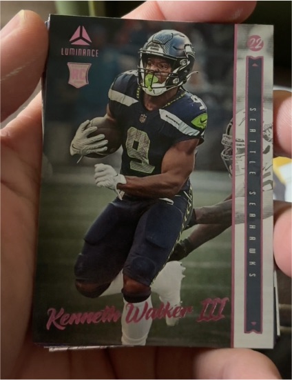 2022 Panini Chronicles Luminance #206 Kenneth Walker III — front
