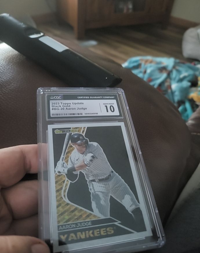 2023 Topps Update Black Gold #BG-20 Aaron Judge — front