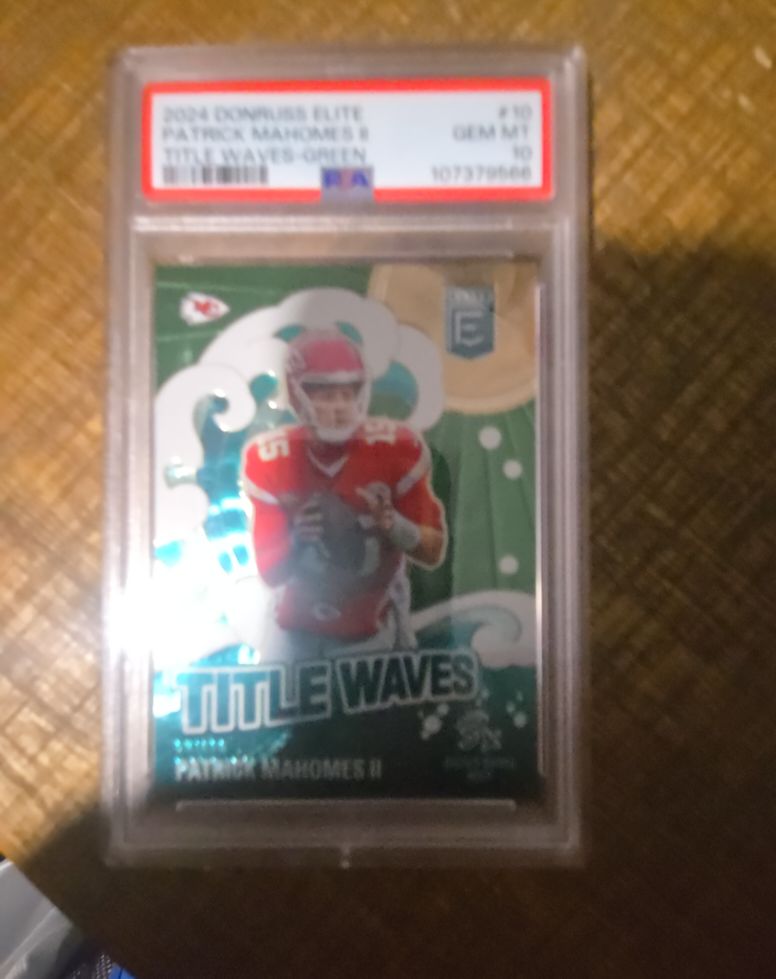 2024 Panini Donruss Elite #10 Patrick Mahomes II Title Waves Green — front
