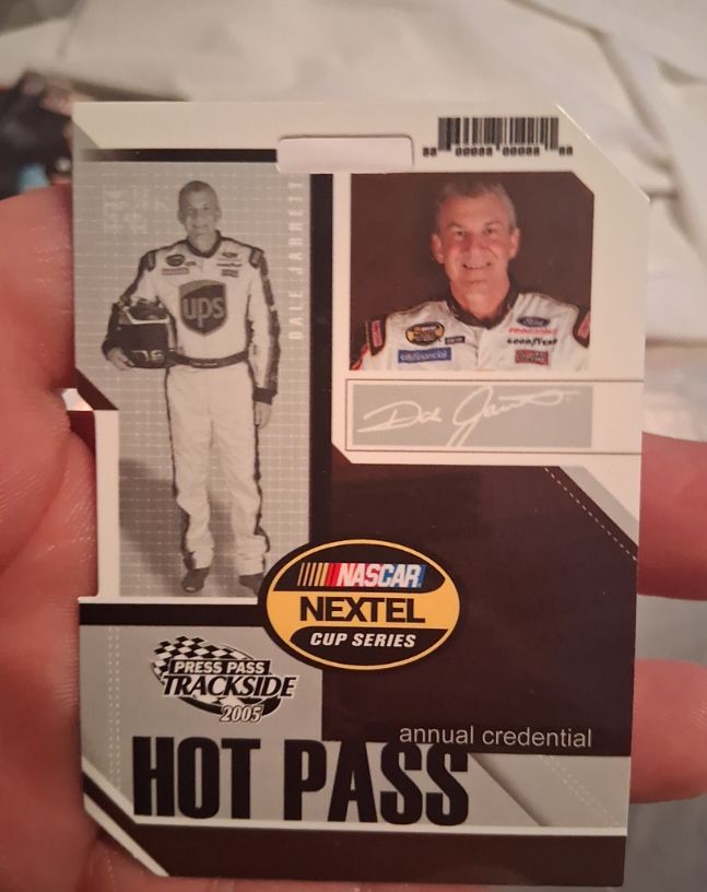 2005 Press Pass Trackside Hot Pass #HP7 Dale Jarrett — front