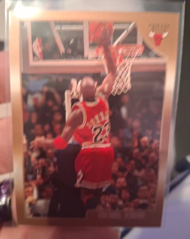 1998-99 Topps #77 Michael Jordan — front