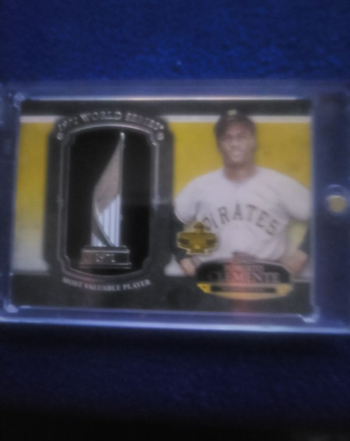 2013 Topps World Series MVP Commemorative Relics Willie Stargell #WSMVP-WS — front