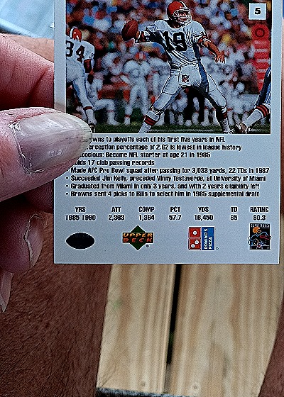1989 Upper Deck #5 Bernie Kosar — back
