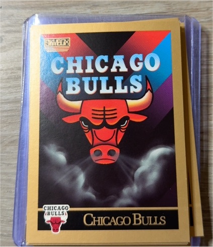 1990 Skybox #331 Chicago Bulls Team Checklist — front