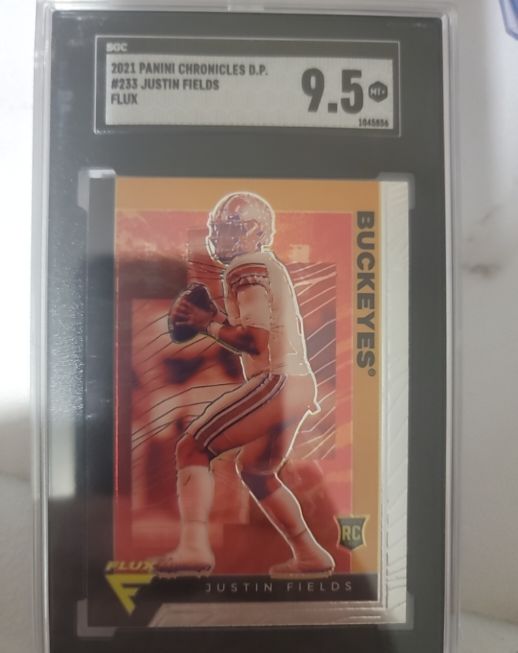 2021 Panini Chronicles Draft Picks #233 Justin Fields Flux — front