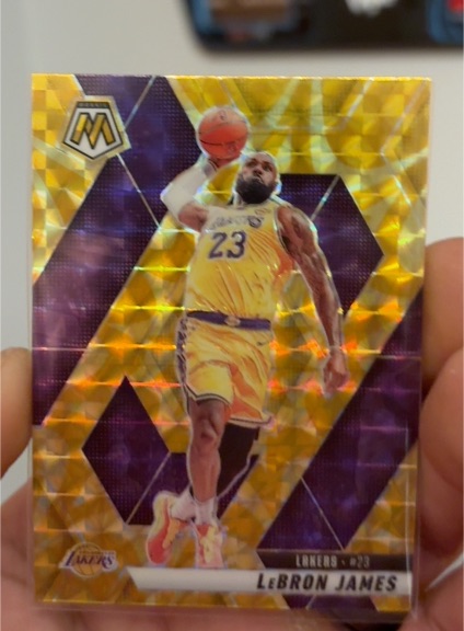 2019-20 Panini Mosaic #23 LeBron James — front