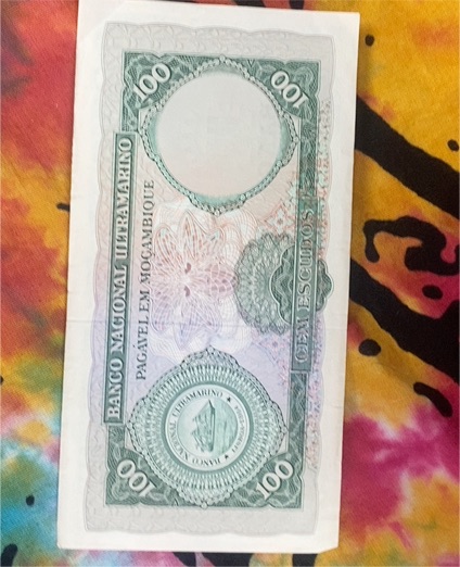 Mozambique 1976 100 Escudos Banknote — front