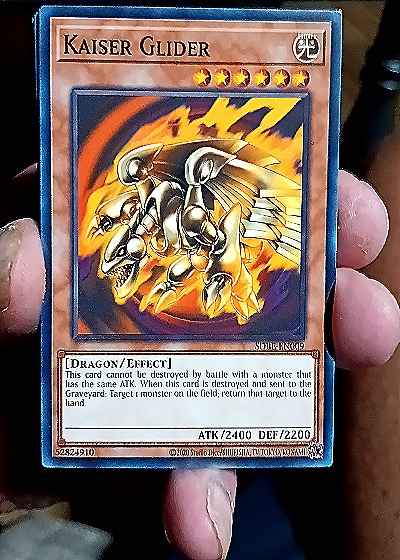 2007 Yu-Gi-Oh! SDBE-EN009 Kaiser Glider — front