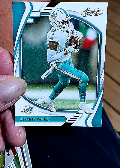 2021 Panini Absolute Football #81 DeVante Parker — front