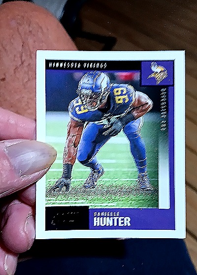 2020 Panini Score #243 Danielle Hunter — front