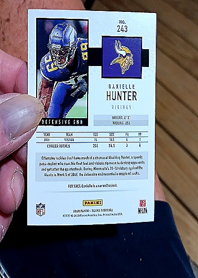 2020 Panini Score #243 Danielle Hunter — back