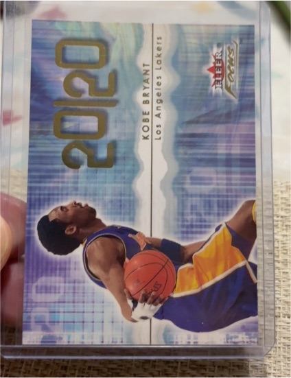 2000-01 Fleer Focus 20/20 #228 Kobe Bryant — front