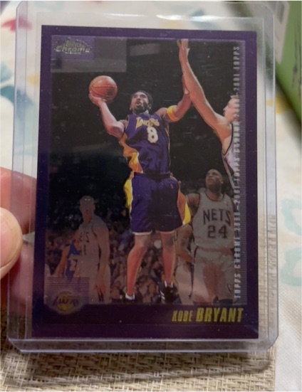 2000-01 Topps Chrome #107 Kobe Bryant — front