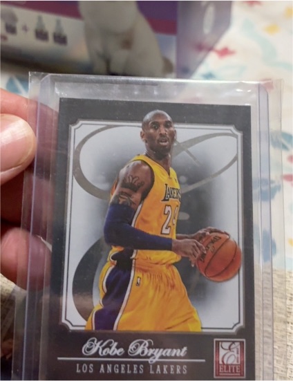 2012-13 Panini Elite #1 Kobe Bryant — front