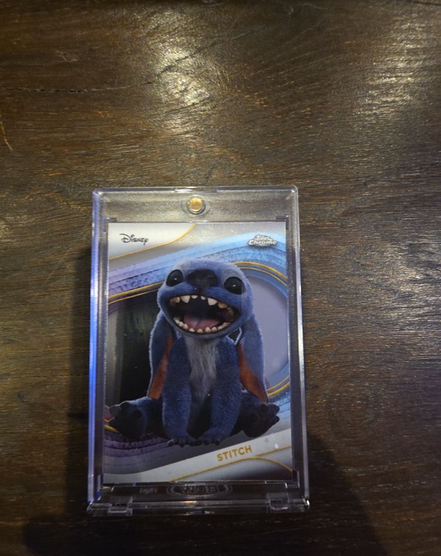 2025 Topps Chrome Disney Stitch Mini-Diamonds #200 — front