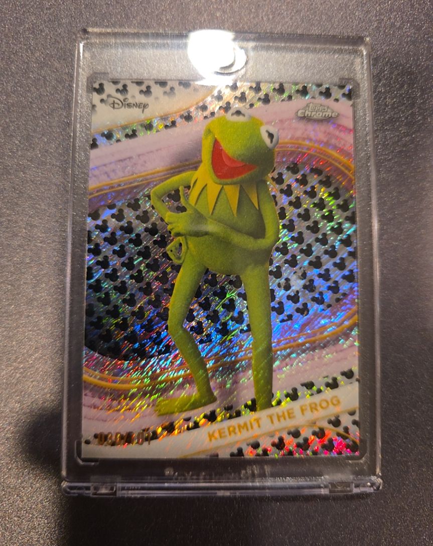 2025 Topps Chrome Disney #122 Kermit The Frog — front