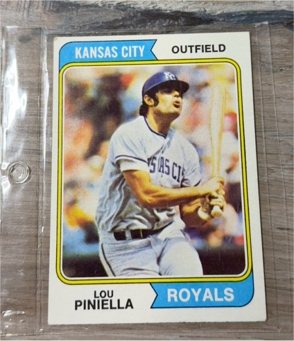 1974 Topps #390 Lou Piniella — front