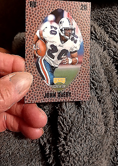 1998 Playoff Momentum #47 John Avery — front