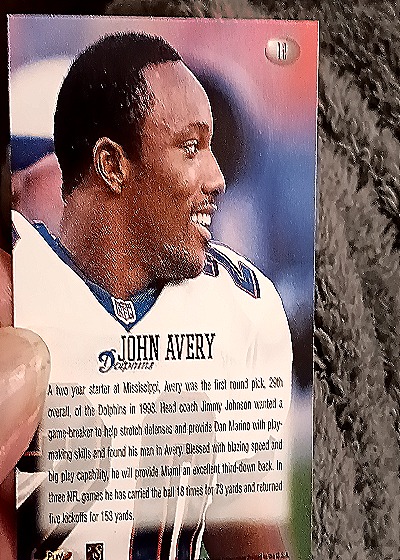 1998 Playoff Momentum #47 John Avery — back