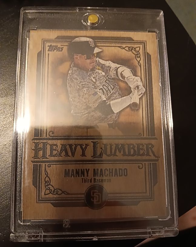 2025 Topps Heavy Lumber #HL-33 Manny Machado — front