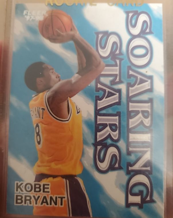1997-98 Fleer Soaring Stars #4 Kobe Bryant — front