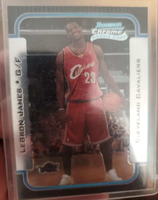 2003 Bowman Chrome #123 LeBron James Rookie Card — front