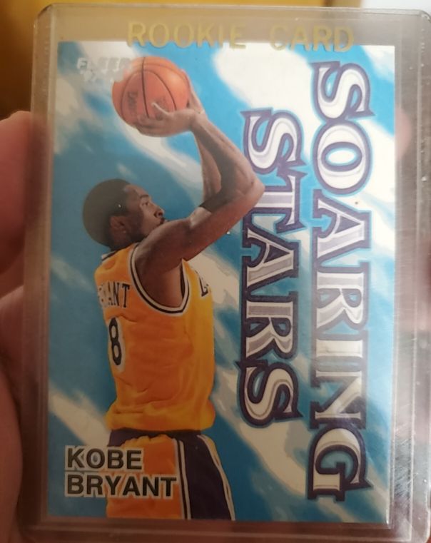 1997-98 Fleer Soaring Stars #4 Kobe Bryant — front